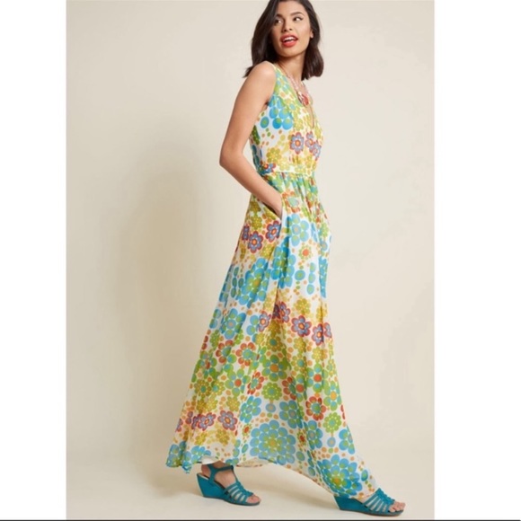 Modcloth Muster the Length Maxi Dress in Retro Floral Dots - Picture 4 of 12